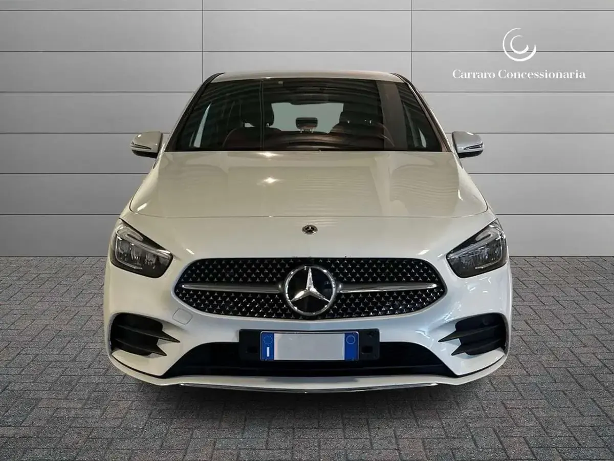 Usata Mercedes B250 Advanced Plus 224 CV (164 kW) 2023 Bianco metallizzato Utilitaria