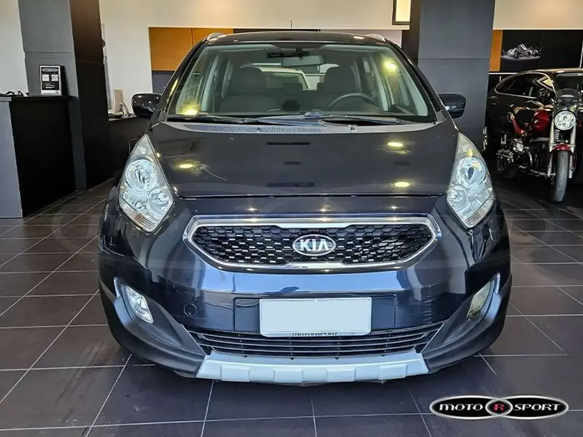 Usata Kia Venga 90 CV (66 kW) 2015 Nero Utilitaria