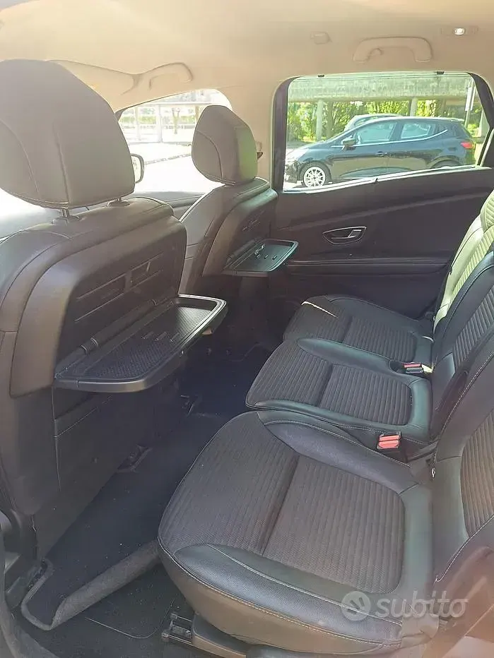 Usata Renault Scénic III 120 CV (88 kW) 2017 Nero Monovolume