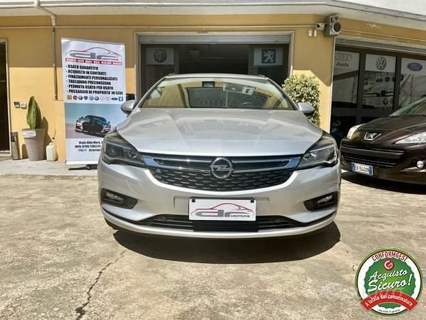 Usata Opel Astra Innovation 136 CV (100 kW) 2017 Grigio metallizzato Station wagon