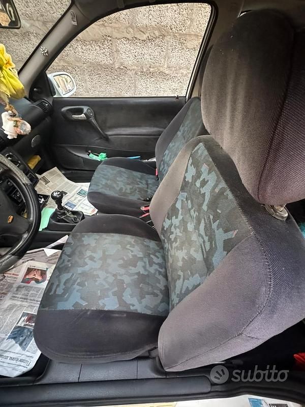 Usata Opel Corsa Edition 45 CV (33 kW) 2000 Bianco Utilitaria