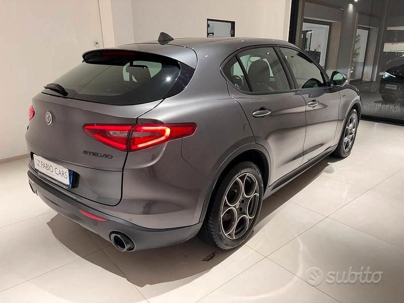 Usata Alfa Romeo Stelvio Sprint 190 CV (139 kW) 2021 Grigio SUV