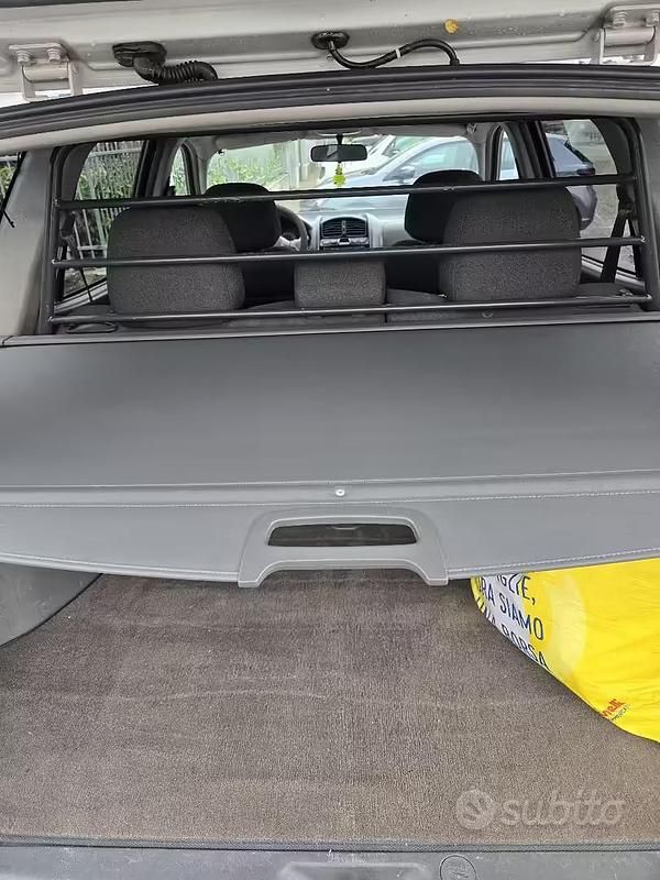Usata Hyundai Santa Fe 112 CV (82 kW) 2002 Grigio SUV