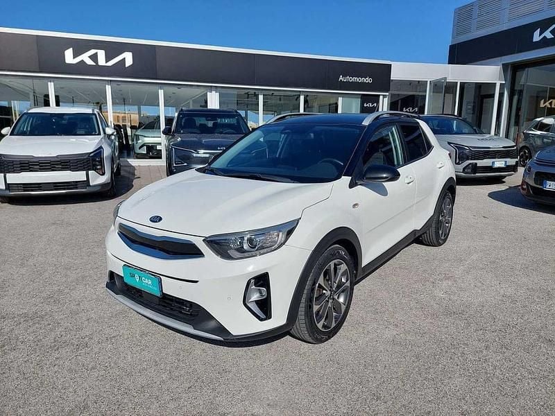 Bianco Usata 2020 Kia Stonic Style SUV | 14.900 € (Buon prezzo) - Immagine 1/4