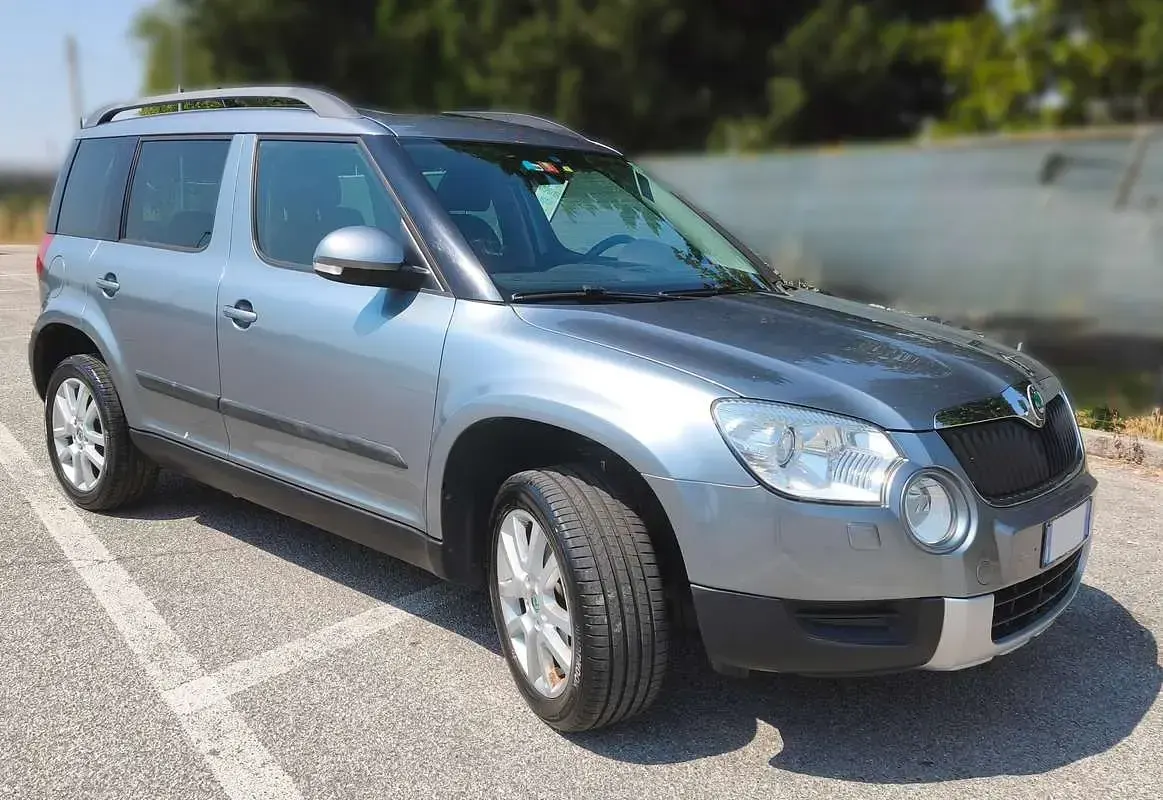 Usata Skoda Yeti Elegance 140 CV (102 kW) 2011 Grigio SUV