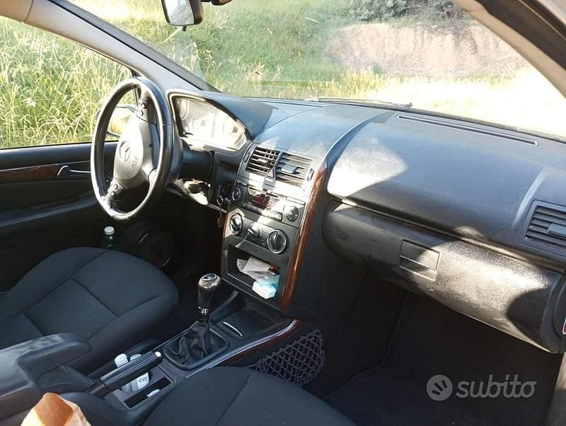 Usata Mercedes A180 109 CV (80 kW) 2006 Grigio Berlina