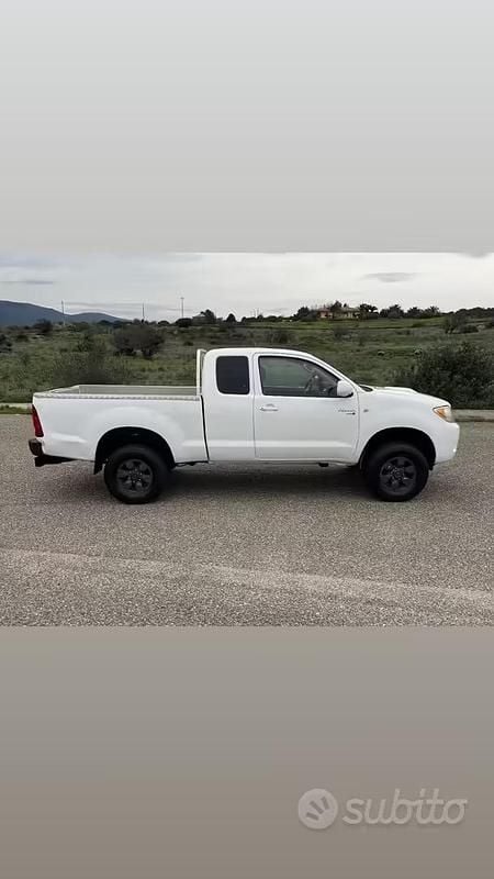 Usata Toyota HiLux 119 CV (87 kW) 2008 Bianco Pick-up
