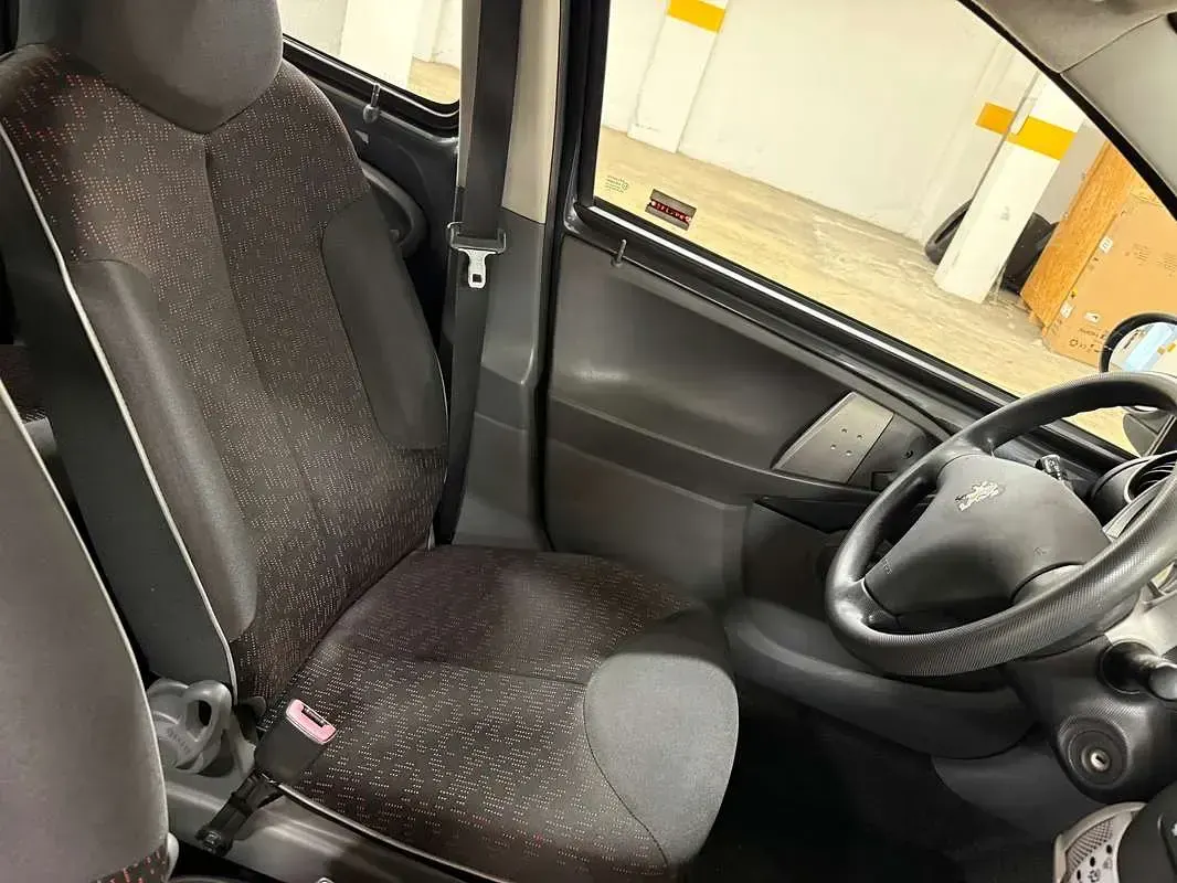 Usata Peugeot 107 Allure 68 CV (50 kW) 2010 Grigio Utilitaria