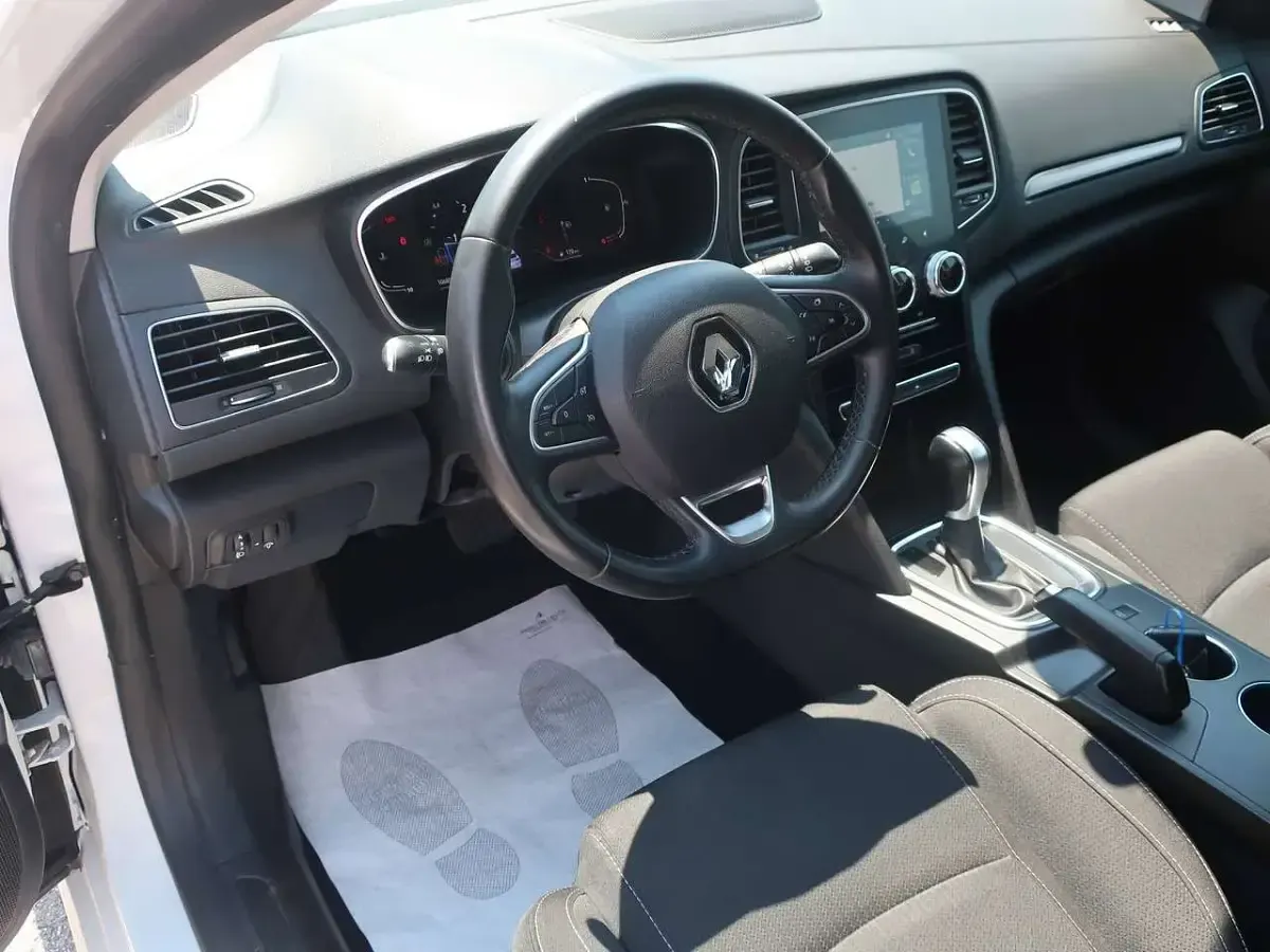Usata Renault Mégane IV Business 116 CV (85 kW) 2020 Bianco metallizzato Station wagon