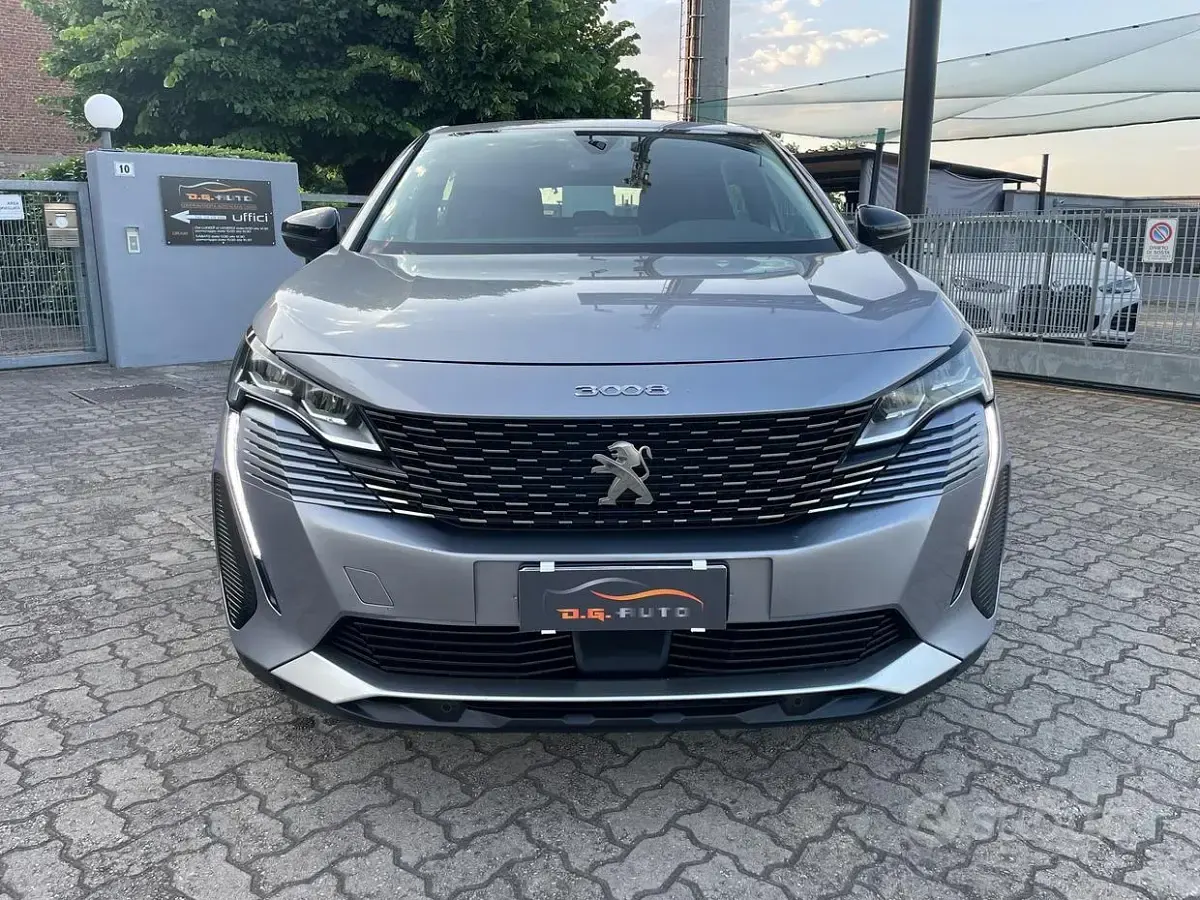 Usata Peugeot 3008 Active 131 CV (96 kW) 2022 Grigio SUV