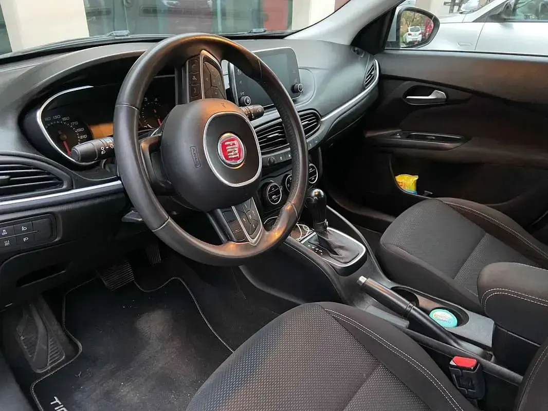Usata Fiat Tipo Lounge 120 CV (88 kW) 2017 Argento Station wagon