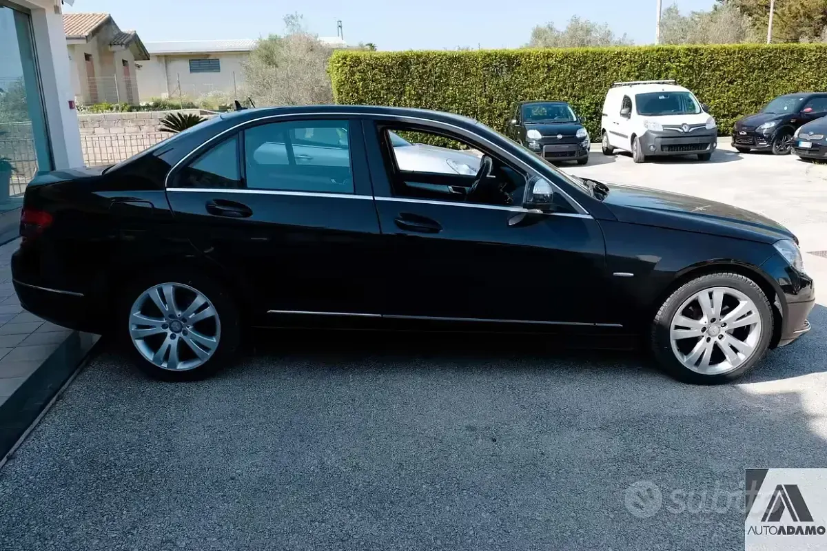 Usata Mercedes C220 Avantgarde 170 CV (125 kW) 2007 Nero Berlina