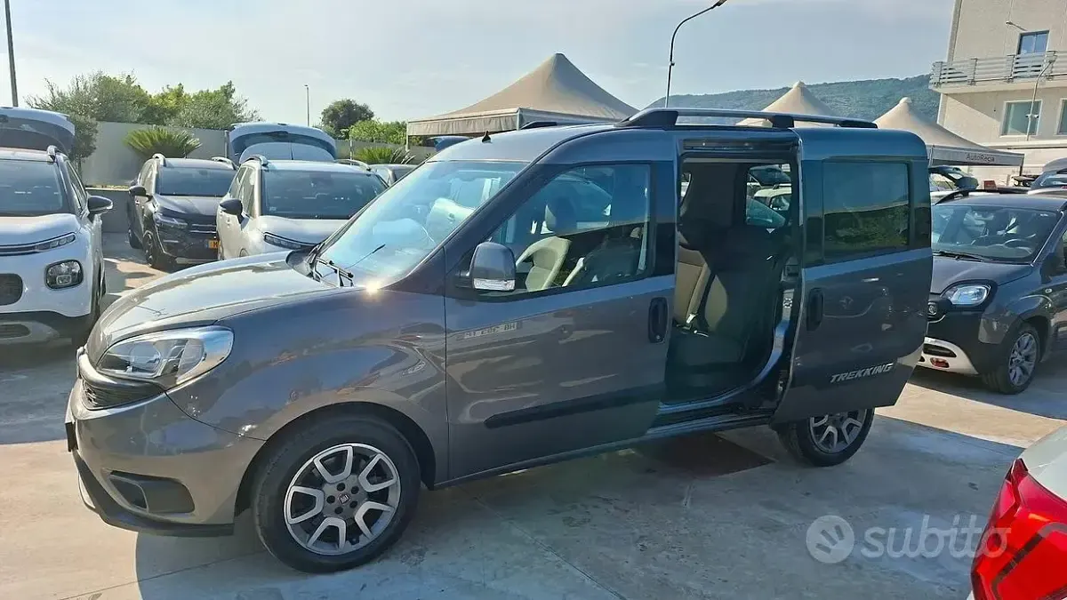 Usata Fiat Doblò Trekking 120 CV (88 kW) 2018 Grigio Monovolume