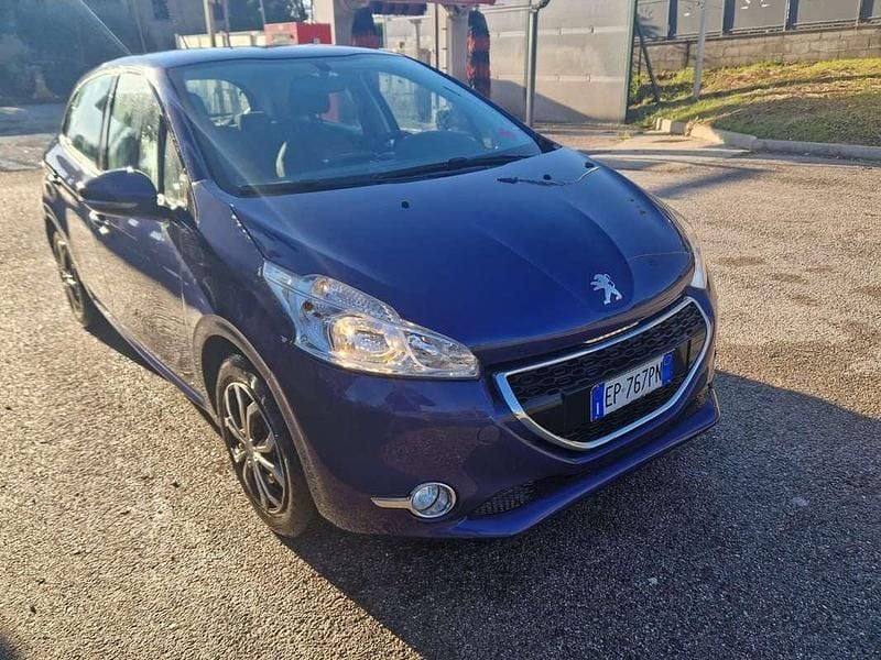 Blu/azzurro Usata 2013 Peugeot 208 Active Due volumi | 3500 € (Super prezzo) - Immagine 1/4