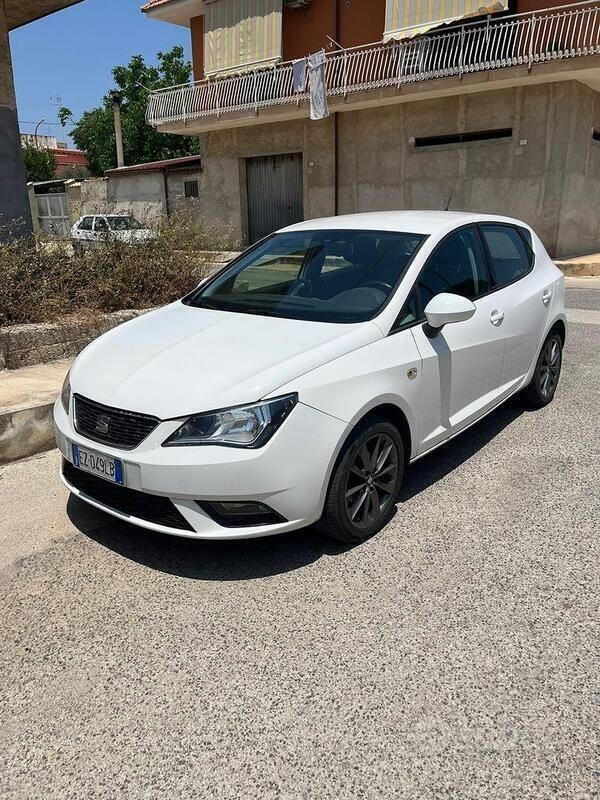 Bianco Usata 2015 Seat Ibiza Tre volumi | 5000 € - Immagine 1/4