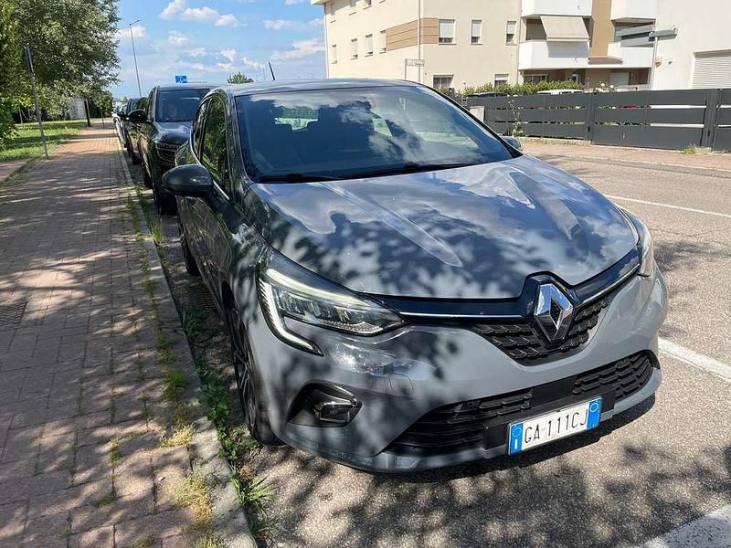 Usata Renault Clio V Intens 101 CV (74 kW) 2020 Grigio Berlina