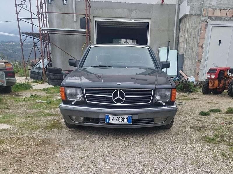 Usata Mercedes 560 299 CV (219 kW) 1989 Grigio Coupé