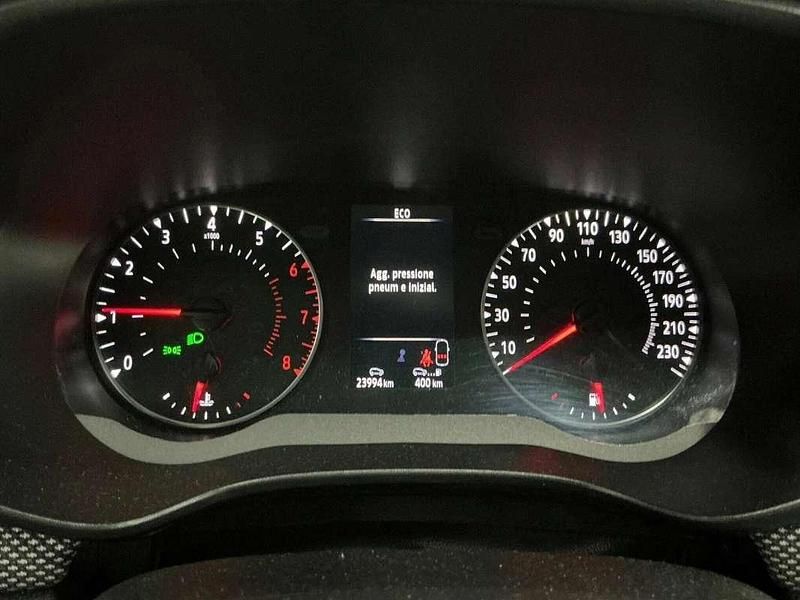 Begagnad Dacia Sandero Comfort 91 HK (66 kW) 2022 Röd Sedan