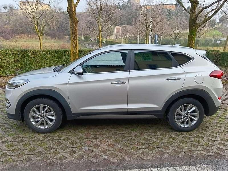 Usata Hyundai Tucson Xpossible 116 CV (85 kW) 2017 Grigio SUV