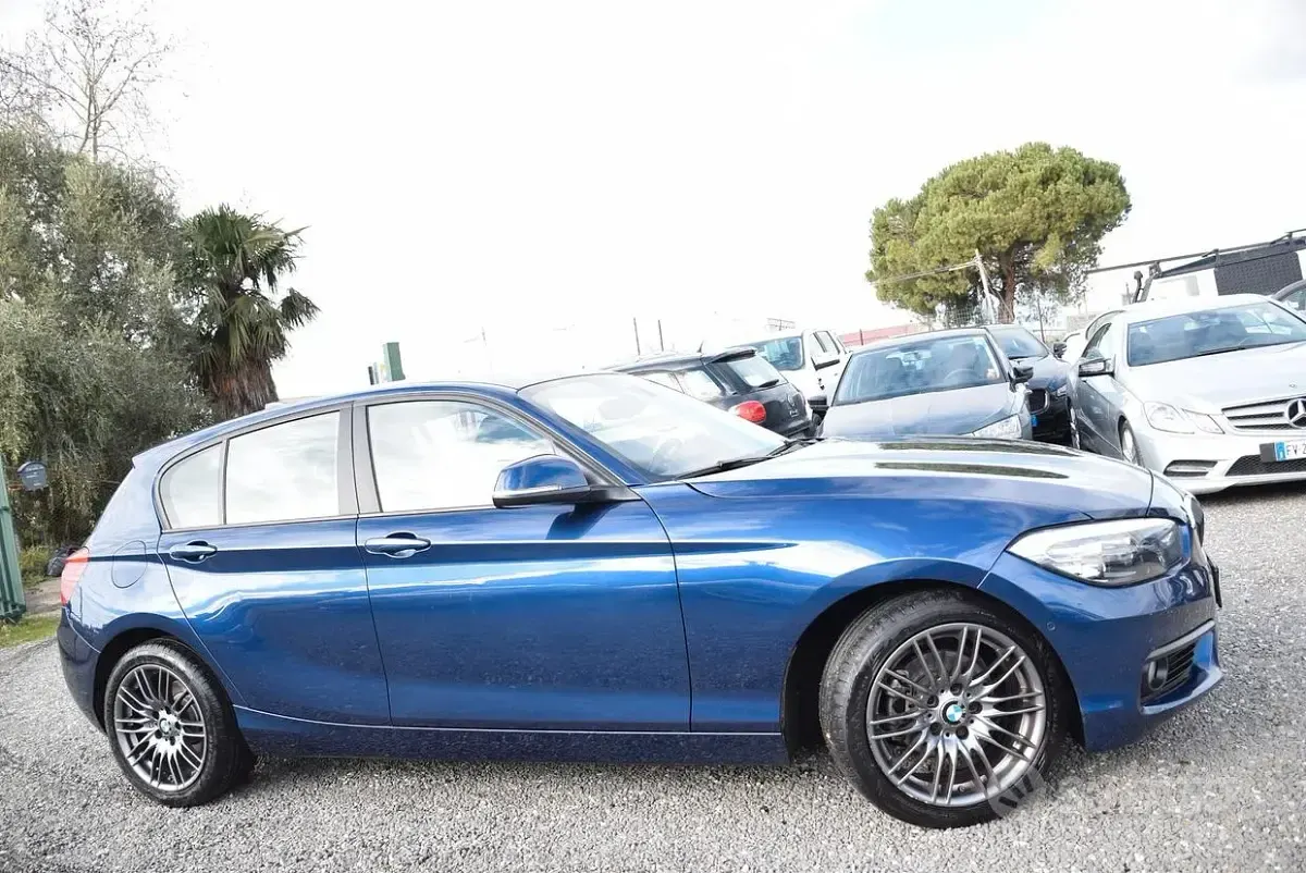 Usata BMW 118 Advantage 150 CV (110 kW) 2016 Blu/azzurro Utilitaria