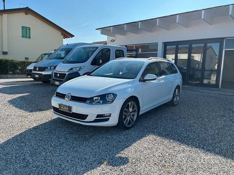 Bianco Usata 2016 VW Golf VII Executive Station wagon | 10.900 € (Buon prezzo) - Immagine 1/4