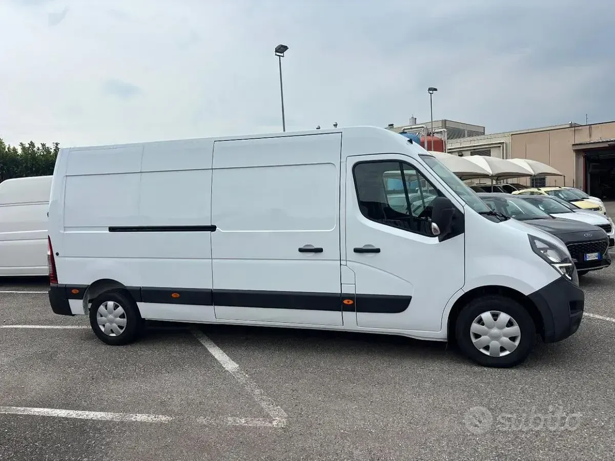 Käytetty Renault Master 150 HP (110 kW) 2020 Valkoinen Tila-auto