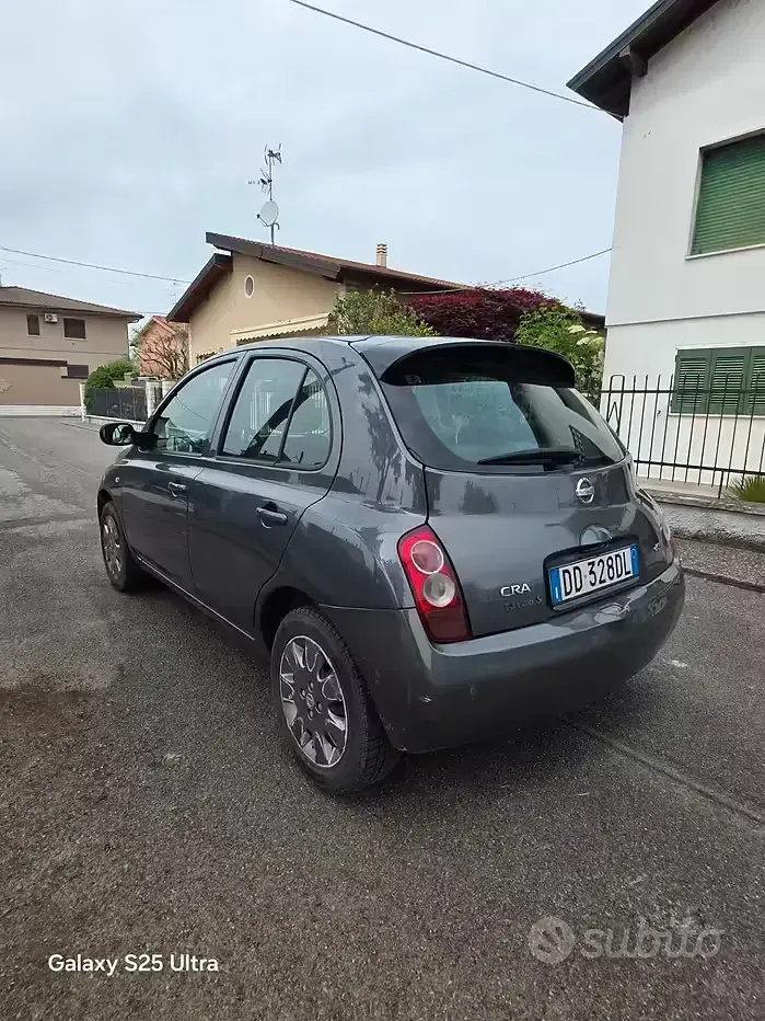 Second-hand Nissan Micra 65 CP (47 kW) 2005 Negru Hatchback