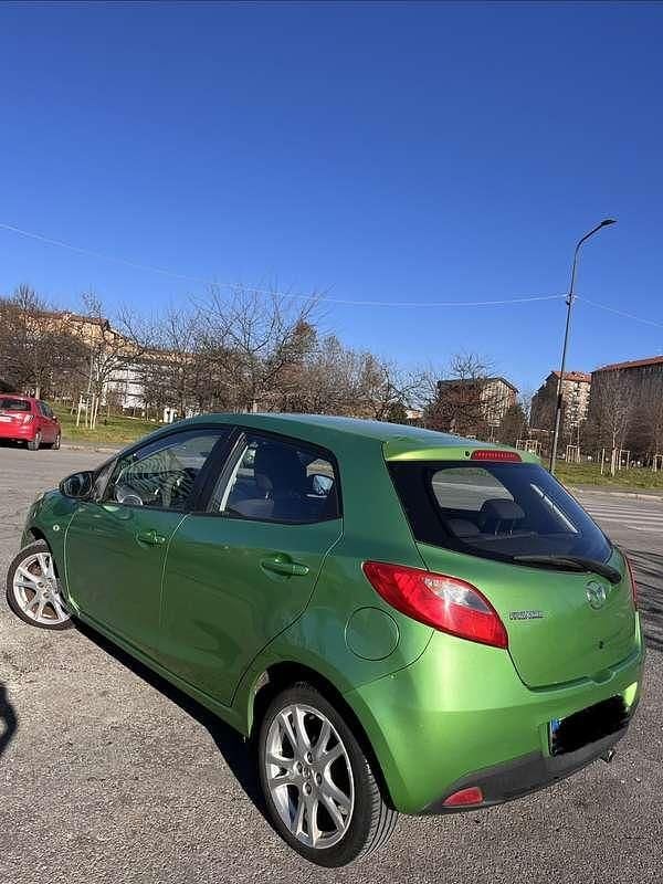 Usata Mazda 2 86 CV (63 kW) 2009 Verde Berlina