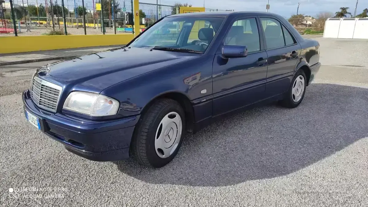 Usata Mercedes C200 Classic 102 CV (75 kW) 2000 Bluazzurro Berlina