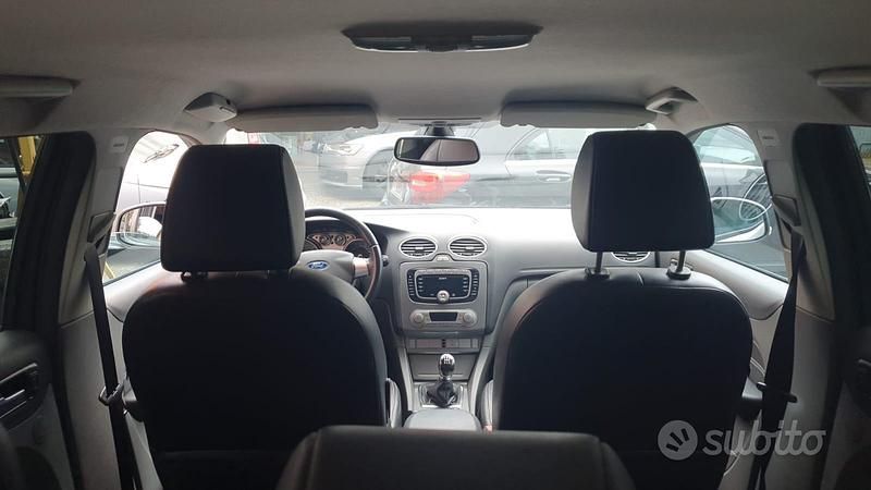 Usata Ford Focus 90 CV (66 kW) 2009 Grigio Berlina