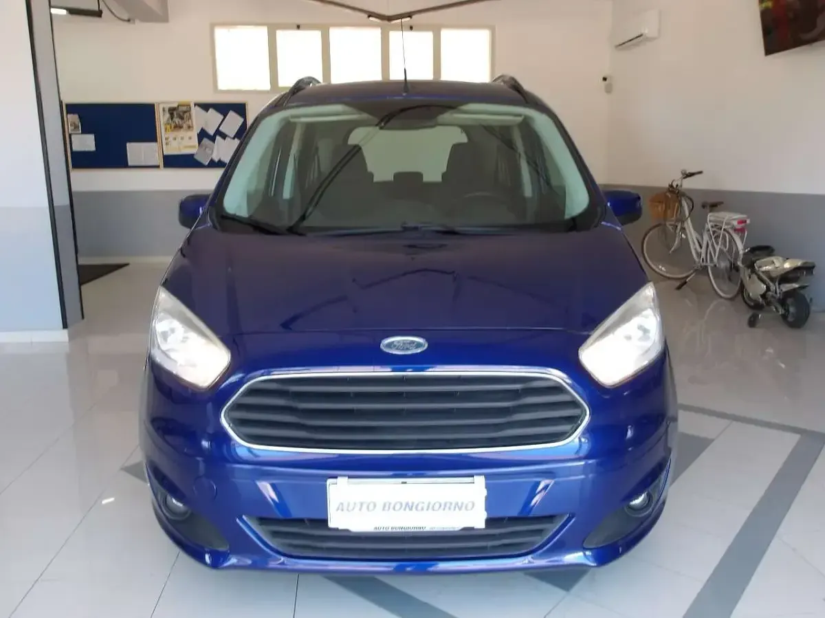 Usata Ford Tourneo Titanium 75 CV (55 kW) 2015 Blu notte Furgone
