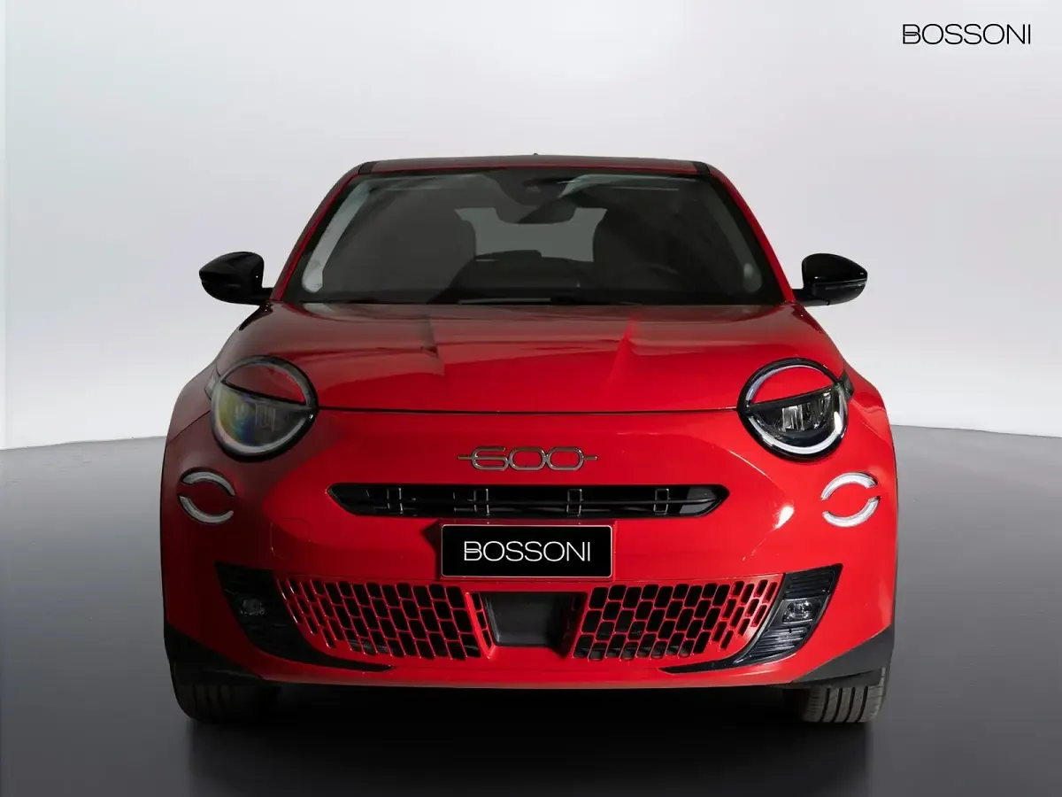 Usata Fiat 600 145 CV (106 kW) 2025 Rosso SUV