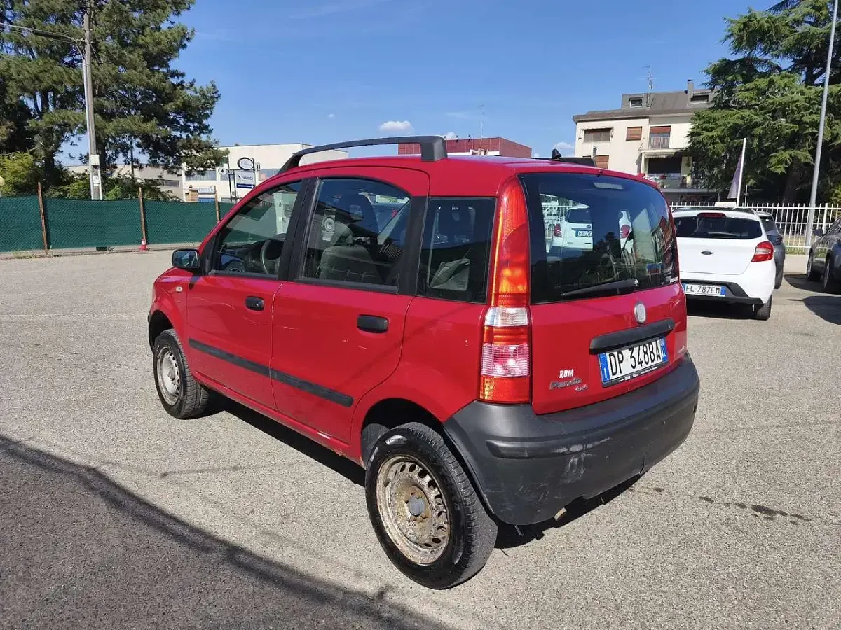 Usata Fiat Panda 4x4 69 CV (50 kW) 2008 Rosso Utilitaria