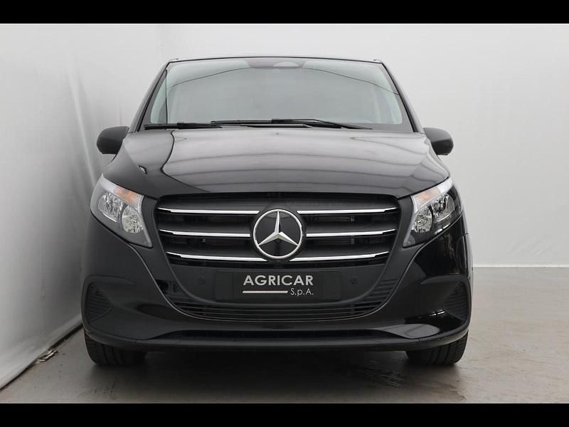 Nuova Mercedes Vito 15 CV (11 kW) 2025 Nero Furgone