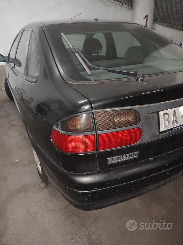 Usata Renault Laguna 1994 Nero Berlina