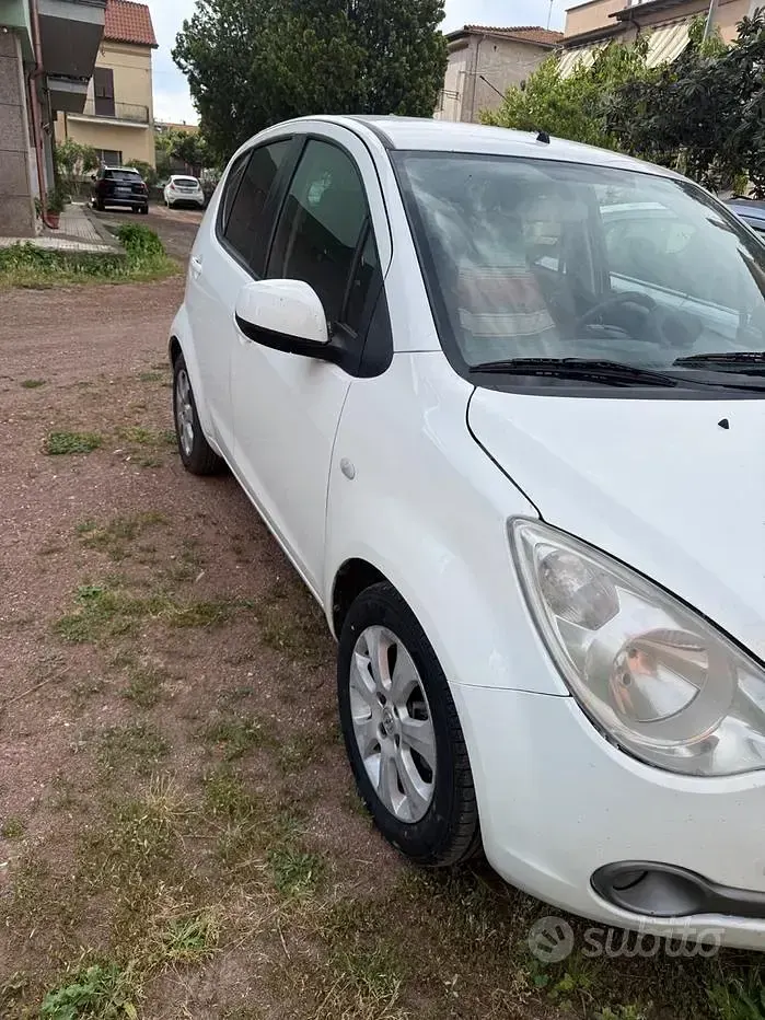 Usata Opel Agila Enjoy 75 CV (55 kW) 2008 Bianco Utilitaria