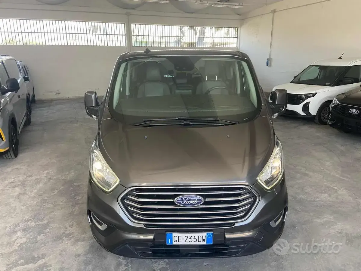 Usata Ford Tourneo Titanium X 185 CV (136 kW) 2021 Grigio Monovolume