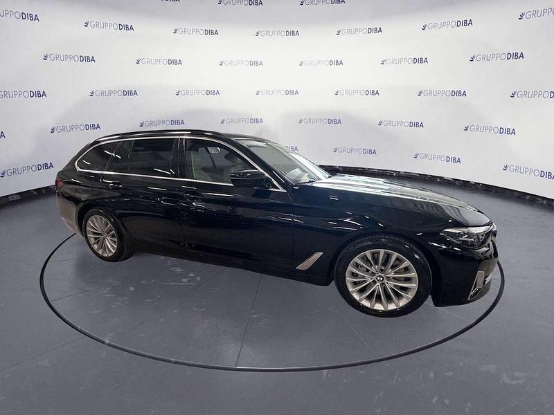 Usata BMW 530 Luxury Line 249 CV (183 kW) 2023 Nero Station wagon