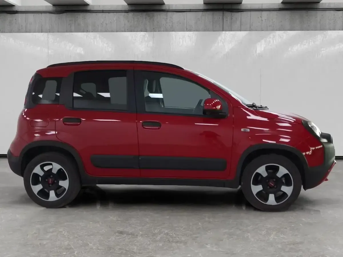 Usata Fiat Panda Cross Cross 70 CV (51 kW) 2024 Rosso Utilitaria
