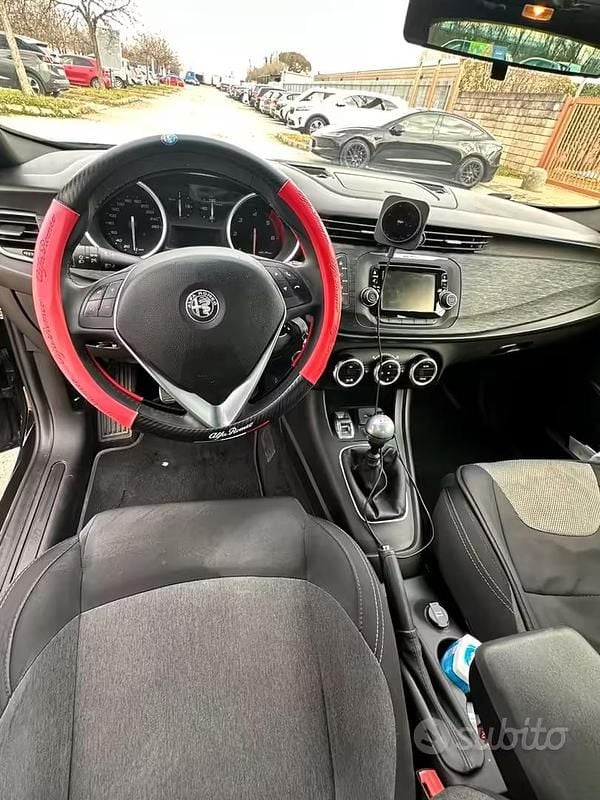 Usata Alfa Romeo Giulietta 120 CV (88 kW) 2018 Nero Utilitaria