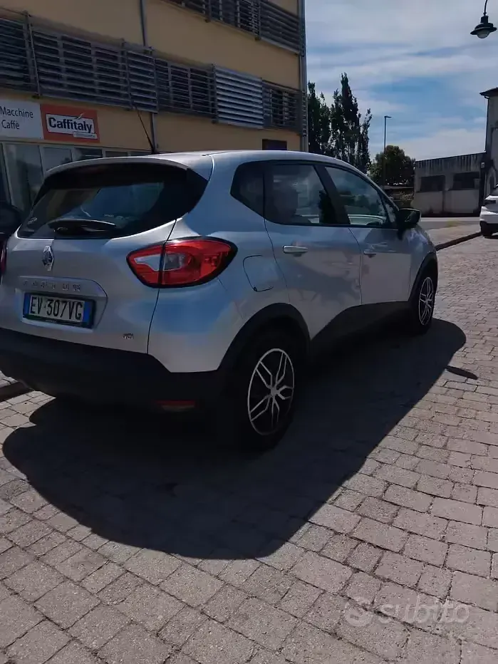 Usata Renault Captur 90 CV (66 kW) 2014 Grigio SUV