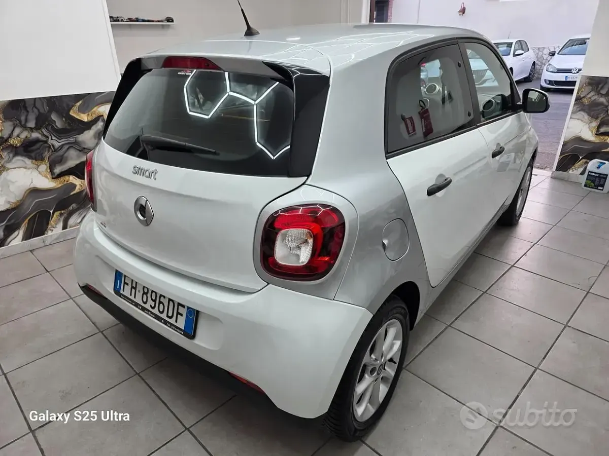 Usata Smart ForFour 71 CV (52 kW) 2017 Bianco Utilitaria