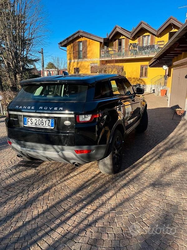 Usata Land Rover Range Rover evoque SE Dynamic 150 CV (110 kW) 2018 Nero SUV