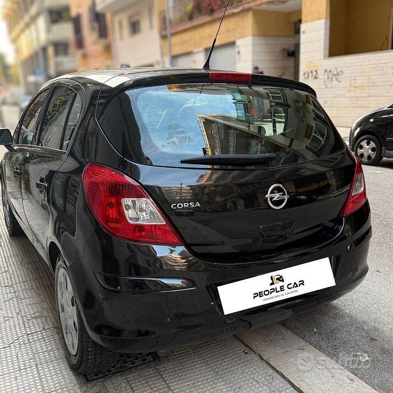 Usata Opel Corsa Cosmo 86 CV (63 kW) 2011 Nero Utilitaria