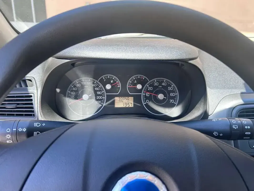 Usata Fiat Grande Punto Active 65 CV (47 kW) 2007 Blu/azzurro Utilitaria