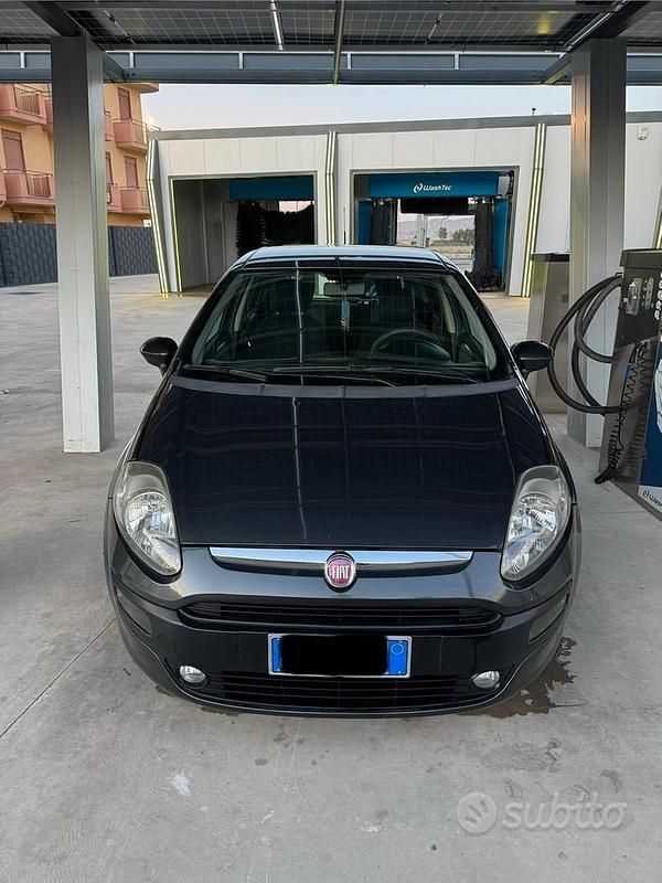 Usata Fiat Punto Evo 90 CV (66 kW) 2009 Grigio Utilitaria