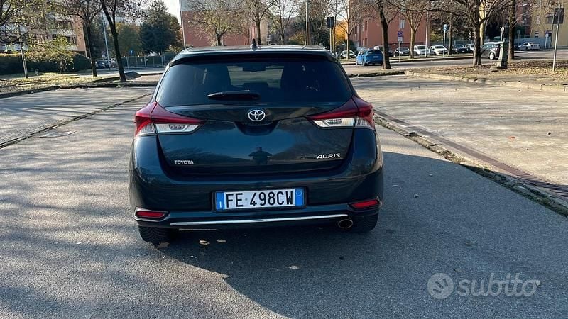 Usata Toyota Auris Lounge 2016 Blu Berlina