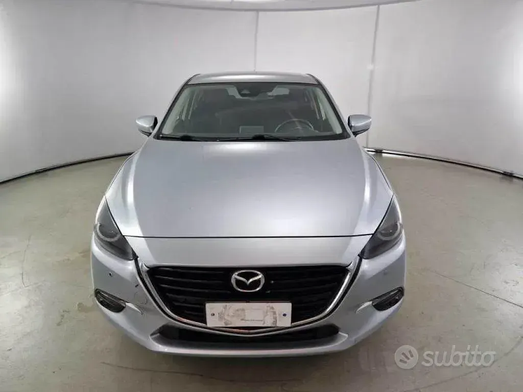 Usata Mazda 3 Exceed 105 CV (77 kW) 2017 Grigio Berlina