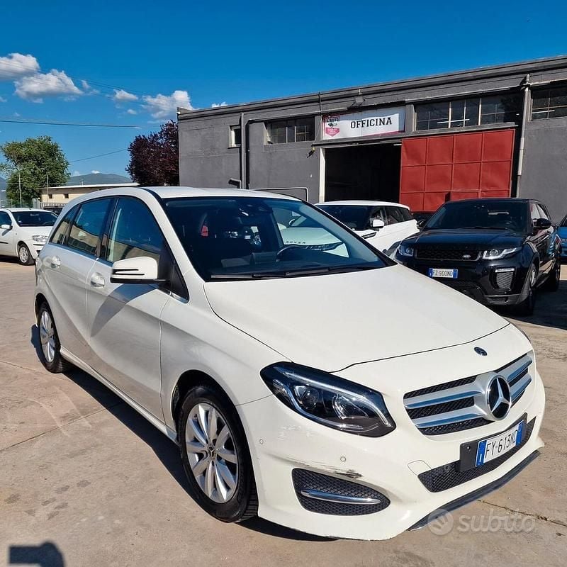 Usata Mercedes B180 116 CV (85 kW) 2019 Bianco Monovolume