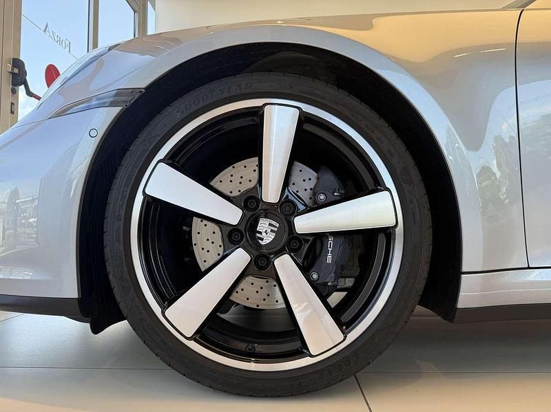 Usata Porsche 911 Carrera Cabriolet 394 CV (289 kW) 2025 Argento gt Cabrio